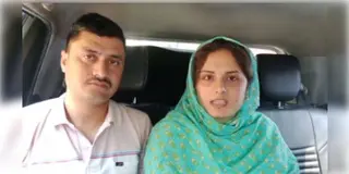 Read more about - CRPF Jawan | পাকিস্তানিকে বিয়ে এবং পালাতে সাহায্য করার অভিযোগে বরখাস্ত হলেন এক CRPF জওয়ান!