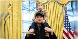 Read more about - Elon Musk | সন্তানদের নিয়ে বিরাট 'বাহিনী' গড়তে চান ইলন! টেসলা কর্তার সন্তান ধারণের জন্য বিশ্বজুড়ে একাধিক মহিলাকে প্রস্তাব!