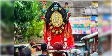 Read more about - Kali Puja 2025 | কালীপুজোয় জাতীয় সড়কে 'নো-এন্ট্রি', বারাসাতে ট্রাফিক নিয়ন্ত্রণে কড়া পুলিশ