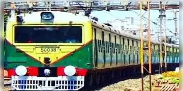 Read more about -  ট্রেন চালু নিয়ে রেল-রাজ্য বৈঠকের দিনই যাত্রী বিক্ষোভ হুগলির বিভিন্ন স্টেশনে।