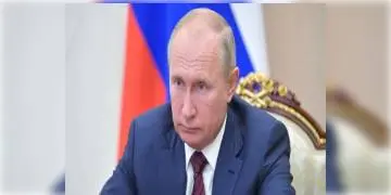 Read more about - গুরুতর অসুস্থ রাশিয়ার প্রেসিডেন্ট ভ্লাদিমির পুতিন। আগামী বছরের শুরুতেই ছাড়তে পারেন দায়িত্ব।