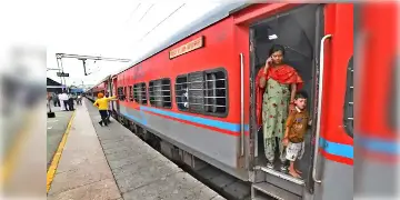 Read more about - রেল যাত্রার সময় লাগেজ চুরি হলে মিলবে ক্ষতিপূরণ! রেলের অজানা কিছু নিয়ম জেনে নিন