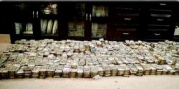 Read more about - CBI | পাঞ্জাবে IPS-অফিসারের বাড়ি তল্লাশি CBI দপ্তরের, মিললো নগদ ৫ কোটি টাকা-দেড় কেজি সোনা-আগ্নেয়াস্ত্রও!