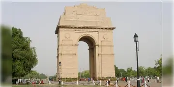 Read more about - Pakistani in Delhi | খোদ রাজধানী দিল্লিতেই রয়েছে হাজার হাজার পাকিস্তানি! বলছে IBর রিপোর্ট