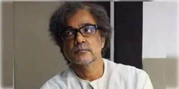 Read more about - মুখে স্পষ্ট বয়সের ছাপ, এ কী অবস্থা টলিউডের এভারগ্রিন তারকা প্রসেনজিৎ চট্টোপাধ্যায়ের !