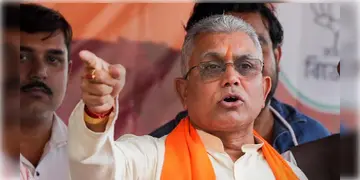 Read more about - Dilip Ghosh | দলবদল করবেন ‘ডাকাবুকো’ দিলীপ? ২১শে জুলাইয়ের মঞ্চে কী ‘চমক’ দিতে চলেছেন জানালেন দিলীপ ঘোষ