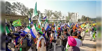 Read more about - Farmers Protest | রবিবার ফের ‘দিল্লি চলো অভিযানে’র ডাক পঞ্জাব ও হরিয়ানার কৃষকদের! নিরাপত্তায় মুড়ে ফেলা হলো শম্ভু সীমানা