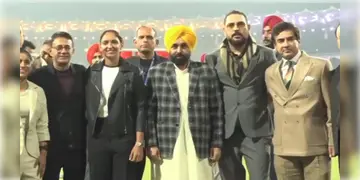 Read more about - Indian Cricket Team | যুবরাজ-হরমনপ্রীতের নামাঙ্কিত স্ট্যান্ড বসলো মুল্লানপুরে, হার্লিন-আমনজ্যোৎকে আর্থিক পুরস্কার পাঞ্জাব বোর্ডের