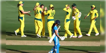 Read more about - India Women vs Australia Women | অস্ট্রেলিয়ার বিরুদ্ধে প্রথম ODI ম্যাচে পরাজিত হরমনপ্রীত-মন্ধনারা