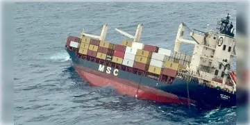 Read more about - Arabian Sea | জাহাজ থেকে আরব সাগরে পড়েছে মালবাহী কন্টেইনার, ক্ষতিকর তরল ছড়িয়ে পড়ার আশঙ্কা