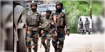 Read more about - Jammu and Kashmir | ফের জম্মু ও কাশ্মীরে জঙ্গি-সেনা লড়াই! শহিদ হলেন ৪ জওয়ান!