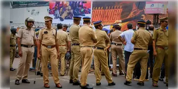 Read more about - Madhya Pradesh | সুরক্ষিত নন খোদ সেনা অধিকারিকরাই? দুই সেনা আধিকারিকের উপর হামলা চালিয়ে তাঁদের বান্ধবীকে গণধর্ষণের অভিযোগ