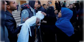 Read more about - Gaza | ফের গাজায় বোমা হামলা ইজরায়েলি সেনার! মৃত্যু ৫ জন শিশু সহ অন্তত ৪৯ জনের