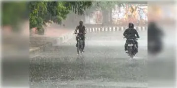 Read more about - দুর্যোগের সম্ভাবনা! ফের রাজ্যে তৈরি হতে পারে ঘূর্ণাবর্ত, ভারী বৃষ্টিতে ভাসবে দুই বঙ্গই