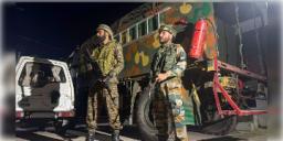 Read more about - Kashmir Encounter | কাশ্মীরে জঙ্গি-সেনা গুলির লড়াই, কাঠুয়াতে জঙ্গিদের খোঁজে তল্লাশি চালাচ্ছে বাহিনী