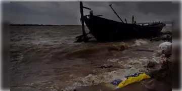 Read more about - গোপালপুর-পুরী থেকে দূরে সরল ঘূর্ণিঝড় অশনি! দক্ষিণবঙ্গ কী এর প্রভাব পড়বে? জানুন আবহাওয়ার পূর্বাভাস