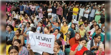 Read more about - RG Kar | আরজিকর হাসপাতাল থেকে ৪৭ জনকে সাসপেন্ড করার মামলায় প্রিন্সিপ্যালকেও পার্টি করা হলো