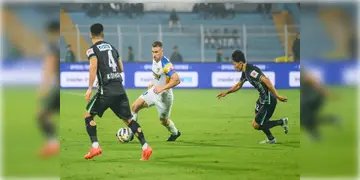 Read more about - Chennaiyin FC vs Mohammedan | এভাবেও ফিরে আসা যায়! চেন্নাইয়িন এফসির বিরুদ্ধে মরিয়া ২ গোলে ড্র করলো মোহনবাগান