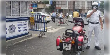 Read more about - Kolkata Traffic | ট্র্যাফিক আইন ভেঙে চতুর্থী থেকে পুলিশের জালে মোট ৩৪৮, কেস নথিভুক্ত হয়েছে মোট ৭৪১টি!