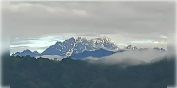Read more about - Kangchenjunga | কাঞ্চনজঙ্ঘা থেকে উধাও বরফ! দেখা যাচ্ছে কেবল কালো পাথর! 'স্লিপিং বুদ্ধ'র ছবি নিয়ে শোরগোল!