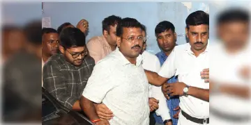 Read more about - ED | মুর্শিদাবাদের বড়ঞার বিধায়ক জীবনকৃষ্ণ সাহার জেল হেফাজতের নির্দেশ আদালতের, রিপোর্ট ইডির