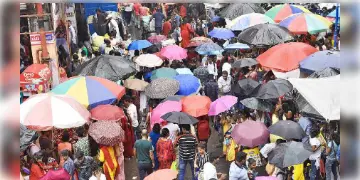 Read more about - West Bengal Weather | সপ্তাহান্তে পুজোর শপিংয়ের প্ল্যান ভেস্তে দিতে পারে বৃষ্টি! শুক্রবার থেকেই বর্ষণ গোটা দক্ষিণবঙ্গে!