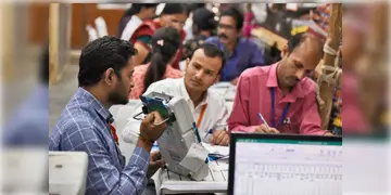 Read more about - Election Commission | ভোটকর্মীদের এক ছাদের নীচে আনতে বিশেষ পোর্টাল চালু করলো নির্বাচন কমিশন!