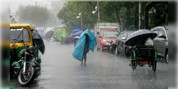 Read more about - অশনি প্রকোপ শেষ হতে না হতেই আকাশ ঢাকতে ঘন কালো মেঘ, বৃষ্টির সতর্কতা জারি হয়েছে ১৫টি জায়গায়