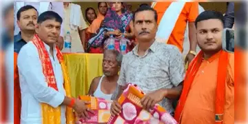 Read more about - Bihar Sports Minister | ৪০ ডিগ্রি তাপমাত্রায় কম্বল বিতরণ! বিতর্কে জড়ালেন বিহারের ক্রীড়ামন্ত্রী!