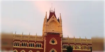 Read more about - পুজোয় এত টাকা অনুদান অথচ নেই ডিএ! মুখ্যমন্ত্রীর ঘোষণার পরই হাইকোর্টে জোড়া মামলা