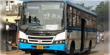 Read more about - WBTC | বন্ধ শিয়ালদহ স্টেশনের ৫টি প্ল্যাটফর্ম! যাত্রীদের ভোগান্তি কমাতে চালু বিশেষ বাস পরিষেবা!