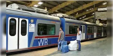 Read more about - Eastern Railway | চলতি মাসেই নতুন দুটি AC লোকাল রেক পাবে শিয়ালদহ ডিভিশন! ট্রায়াল ও সার্ভের পর চলবে ট্রেন দুটি!