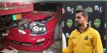 Read more about - লাহৌরে ট্রাকের সঙ্গে সংঘর্ষে দুমড়ে মুচড়ে গেল শোয়েব মালিকের গাড়ি