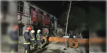 Read more about - China | চিনে ভয়াবহ আগুন! রেস্তরাঁয় বিদ্ধংসী অগ্নিকান্ডে পুড়ে মৃত্যু অন্তত ২২ জনের!