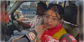 Read more about - উপনির্বাচন ২০২১: ভবানীপুরে বুথ দখলের চেষ্টা করছেন মদন মিত্র, অভিযোগ বিজেপি প্রার্থী প্রিয়ঙ্কার