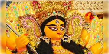Read more about - শেষ মুহূর্তের প্রস্তুতি  শুরু রেড রোড পূজা কার্নিভালে, ২৫ দফায় গাইডলাইনে জারি পুলিশের কড়া নজরদারি