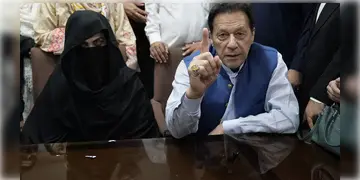 Read more about - Imran Khan | নতুন করে দোষী সাবস্ত! ১৪ বছরের কারাদণ্ডের সাজা পেলেন পাকিস্তানের প্রাক্তন প্রধানমন্ত্রী ইমরান খান