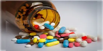 Read more about - CDSCO । প্যারাসিটামল, প্যান্টোপ্রাজল, ব্যাকটেরিয়া সংক্রমণের চিকিৎসায় ব্যবহৃত প্রায় ৫০টি ওষুধ নিয়ে সতর্ক করলো CDSCO!