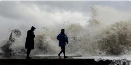 Read more about - West Bengal Weather Report | ৮০ কিমি গতিবেগে বাংলাদেশে আছড়ে পড়তে পারে ঘূর্ণিঝড় ‘মিধিলি’! কতটা প্রভাব পড়বে পশ্চিমবঙ্গে!