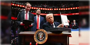 Read more about - Transgender Ban from Army | মার্কিন সামরিকে জায়গা নেই ট্রান্সজেন্ডারদের! রূপান্তরকামীদের নিয়ে নির্দেশ ট্রাম্প সরকারের!