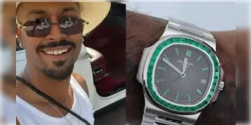 Read more about - এয়ারপোর্ট থেকে বাজেয়াপ্ত ৫ কোটির ঘড়ি, বিপাকে পড়লেন হার্দিক পান্ডিয়া!