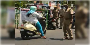 Read more about - সরকারি নির্দেশ অমান্য করায় ক্ষুব্ধ মুখ্যমন্ত্রী, তামিলনাড়ুতে  লকডাউনের মেয়াদ বাড়লো আরও ১ সপ্তাহ