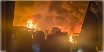 Read more about - Kashmir Blast | কাশ্মীরে ফাটলো ফরিদাবাদে বাজেয়াপ্ত করা বিস্ফোরক, নিহত ৯ পুলিশ কর্মী