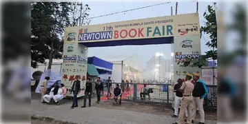 Read more about - Newtown Book Fair । ধুমধাম করে শুরু হলো নিউটাউন বইমেলা, এই বছরের থিম 'রক্তকরবী'