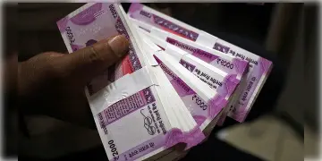 Read more about - 7th Pay Commission: বছরের শুরুতেই কেন্দ্রীয় কর্মচারীদের কি মাইনে বাড়বে?