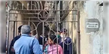 Read more about - জোড়াবাগানে নাবালিকা যৌন নির্যাতন এবং খুনে জড়িত দু’জনকেই গ্রেফতার করে কলকাতা পুলিশের গোয়োন্দা বিভাগ