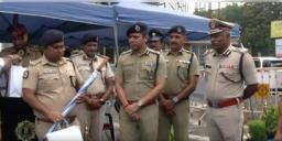 Read more about - Kolkata Police | ডিউটির সময় মোবাইলে ব্যস্ত থাকলেই ডিসিপ্লিনারি ব্যবস্থা, কড়া নির্দেশ কলকাতা পুলিশের কমিশনারের!