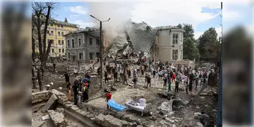 Read more about - Russia-Ukraine War । রাশিয়ার মিসাইলে গুড়িয়ে গেল ইউক্রেনের রাজধানী কিয়েভের সবথেকে বড় শিশু হাসপাতাল! মৃত অন্তত ৩৭, আহত ১৭০!