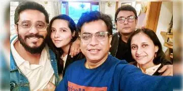 Read more about - বড়দিন এবং বর্ষবরণ, করোনা ভীতি ভুলে পার্টির মেজাজে টলিউড সেলেবরা ।