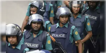 Read more about - Bangladesh Police | হঠাৎ ভারতে যাওয়ার হিড়িক পড়েছে বাংলাদেশের পুলিশ সদস্যদের মধ্যে